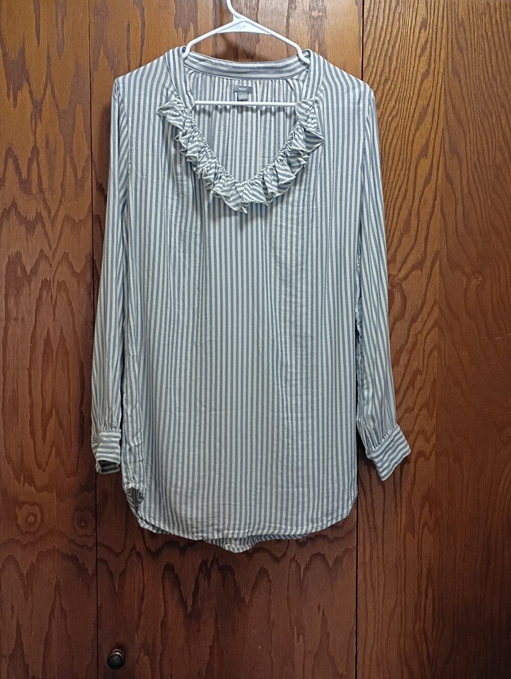 Aerie Striped Ruffle V-Neck Long-Sleeve Top - Blue/White